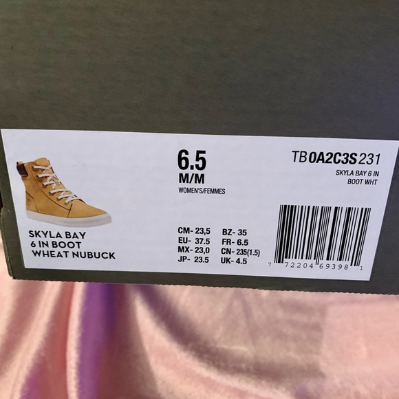 Womens Timberland boots - Picture 2 of 3